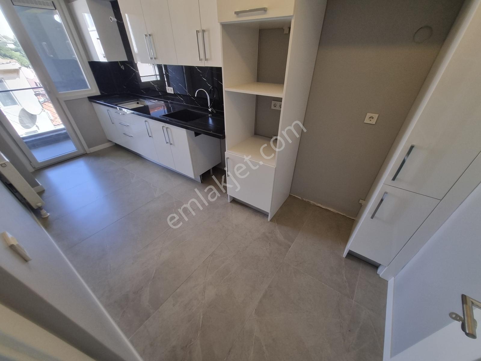 Deluxe 26 'dan Nezih Muhit İcadiyede Teraslı 3+2 180 M2 Dublex - Görsel 27