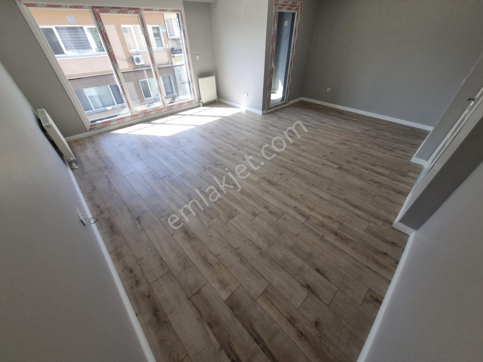 Deluxe 26 'dan Nezih Muhit İcadiyede Teraslı 3+2 180 M2 Dublex - Görsel 29