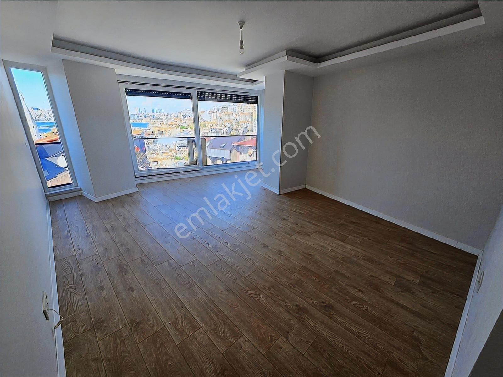 Tam Merkezde Yokuşsuz Deniz Manzaralı Teraslı 3+2 145 M2 Dublex - Görsel 4