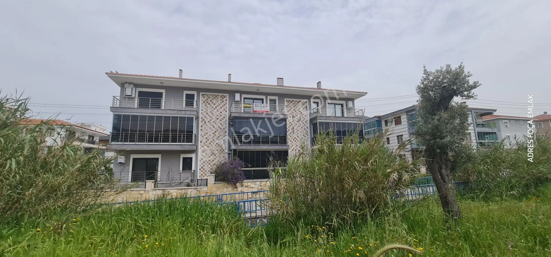 Yenifoça Narezende 3.kat Merkeze Yakın Kiralık 1+1 Daire