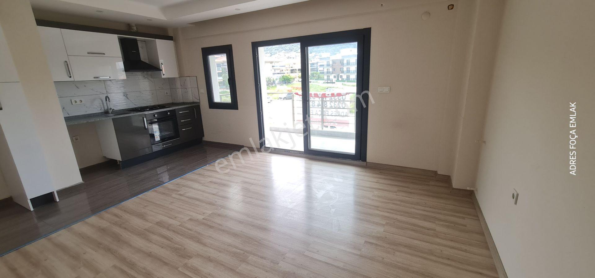 Yenifoça Narezende 3.kat Merkeze Yakın Kiralık 1+1 Daire - Görsel 3