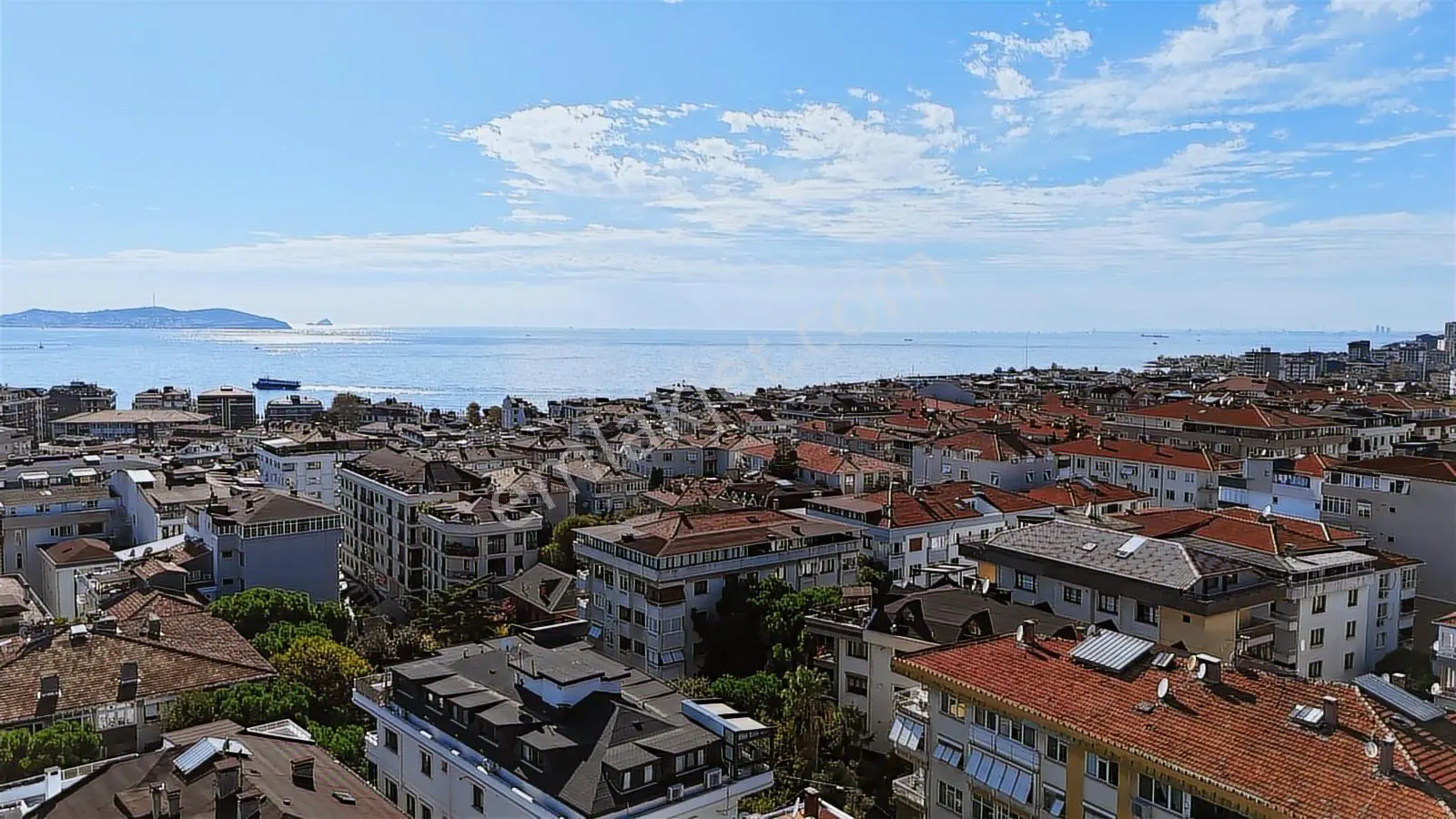 Altıntepe Menekşe Sokakta Merkezi Konumda 135 M² Net 4+1 Daire