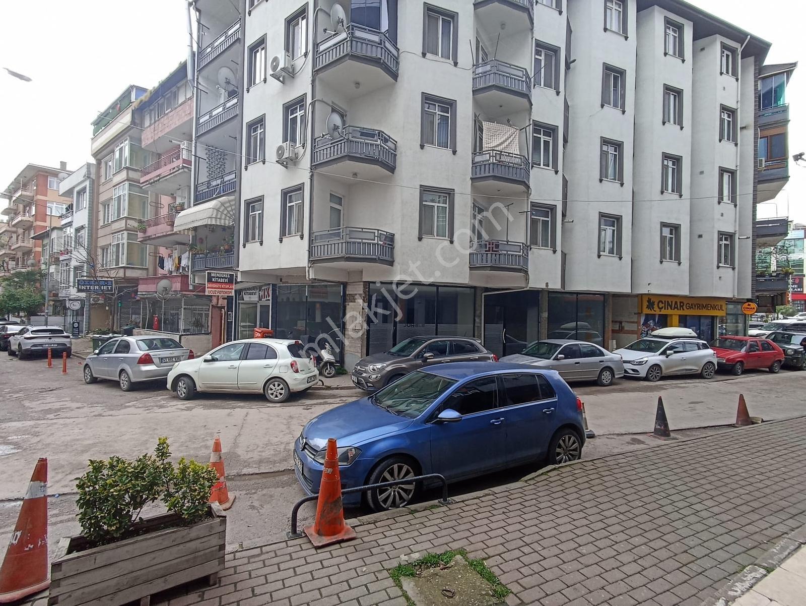 Cedit Mahallesi Muzaffer Fidan Sokak'ta 80 M² Kiralık Dükkan