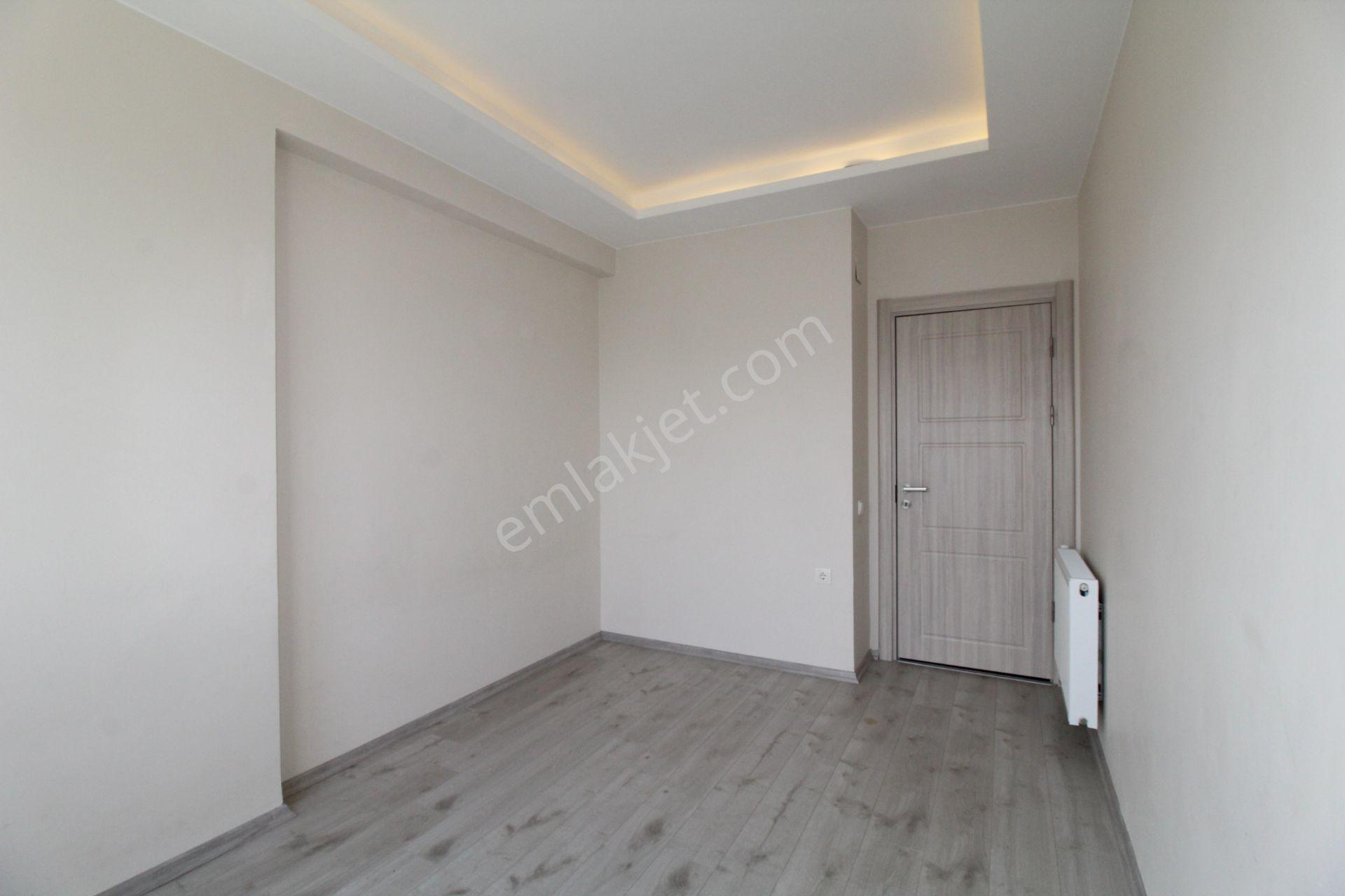 Aslan'dan Site İçi, Havuzlu, Geniş Metrajlı İskanı Alınmış 1+1 - Görsel 15