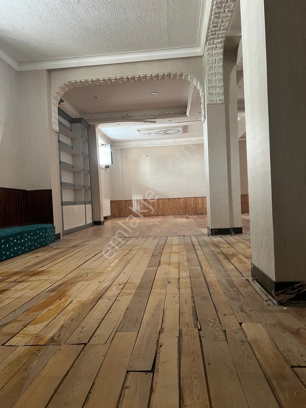Ufuktepede Geniş M2 Li Kiralık Dükkan - Görsel 4