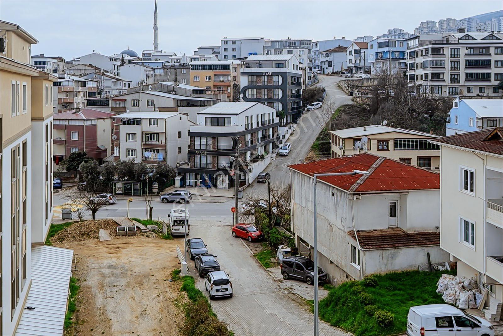 Remax Area'dan Şehir Manzaralı Bahçeli Tripleks İkiz Villa - Görsel 26