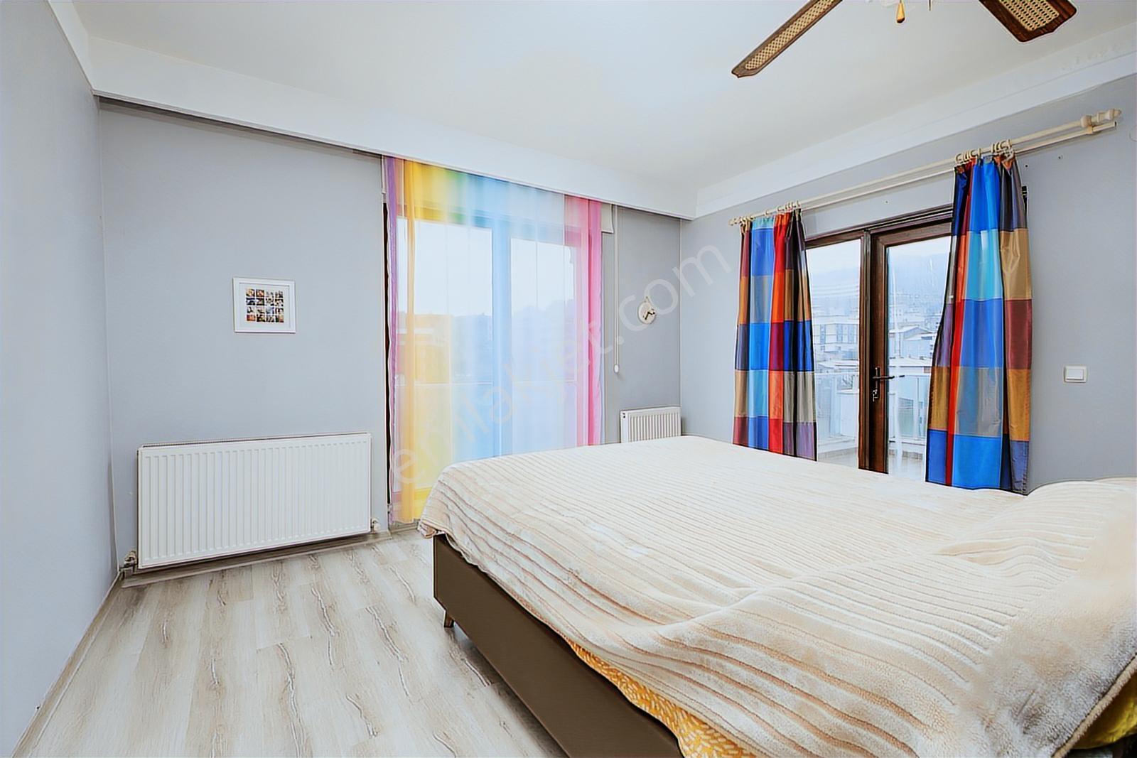 Remax Area'dan Şehir Manzaralı Bahçeli Tripleks İkiz Villa - Görsel 27
