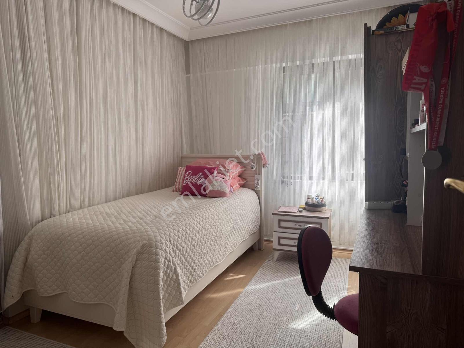 Remax Area Dan Kükürtlü Cadde Üzeri Kiralık Ara Kat 3+1 Daire - Görsel 19
