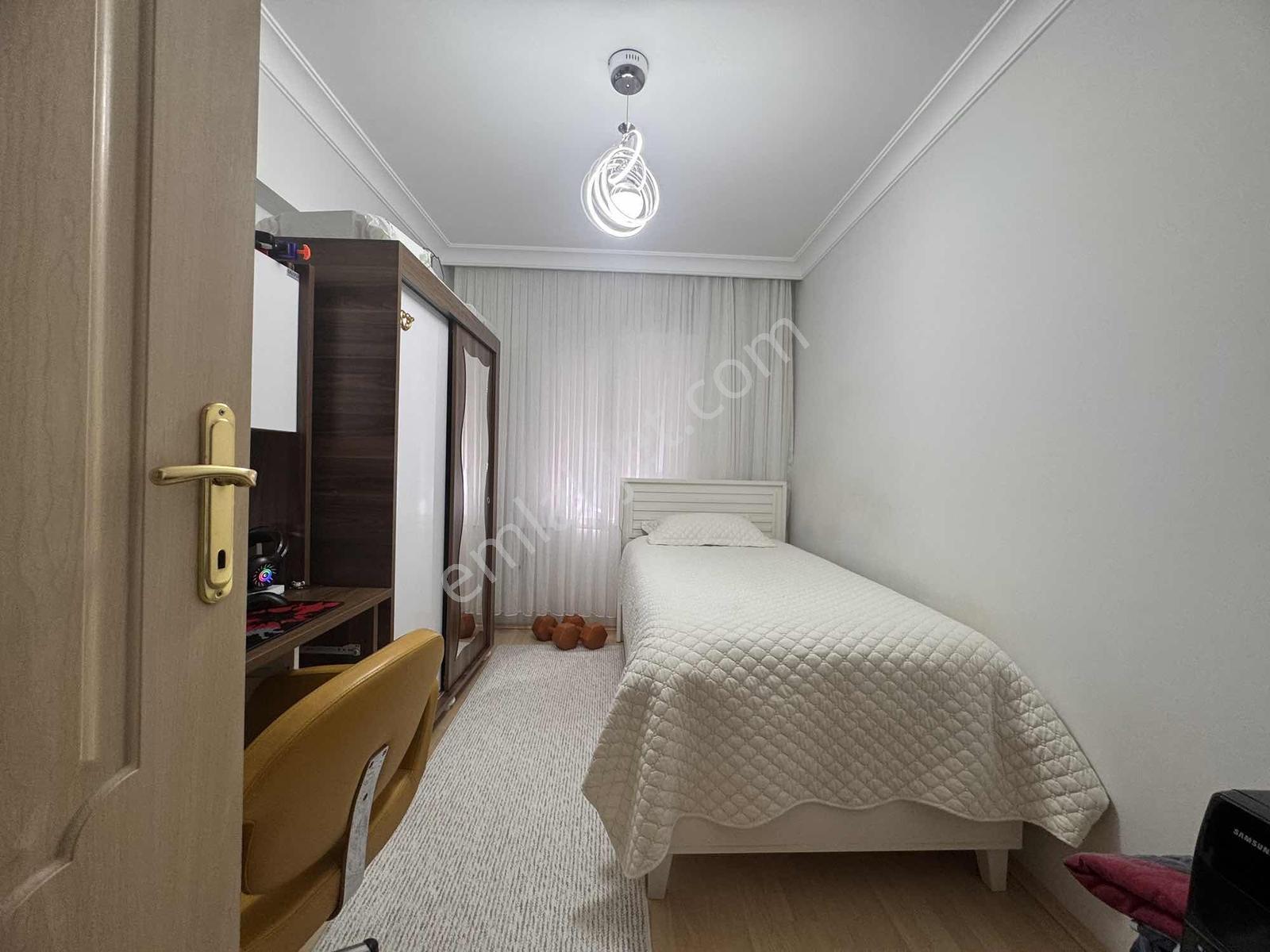 Remax Area Dan Kükürtlü Cadde Üzeri Kiralık Ara Kat 3+1 Daire - Görsel 22