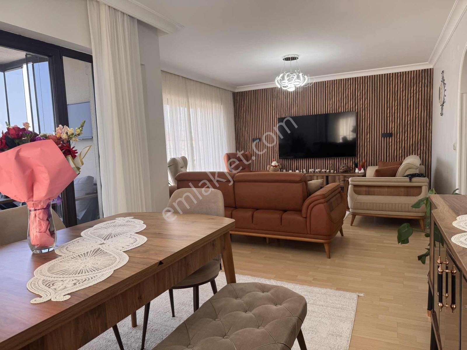 Remax Area Dan Kükürtlü Cadde Üzeri Kiralık Ara Kat 3+1 Daire - Görsel 3
