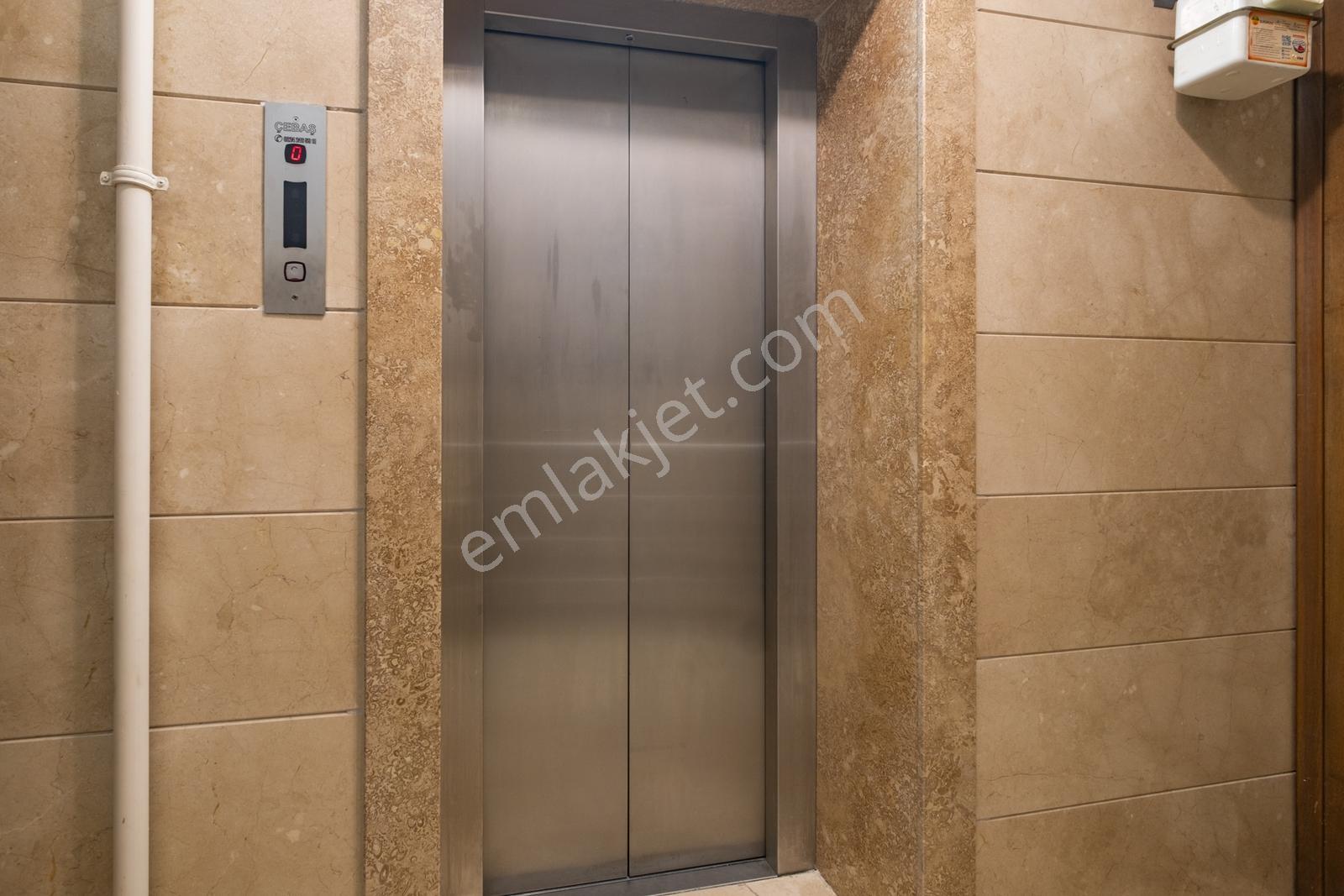Remax Area Dan Kükürtlü Cadde Üzeri Kiralık Ara Kat 3+1 Daire - Görsel 28
