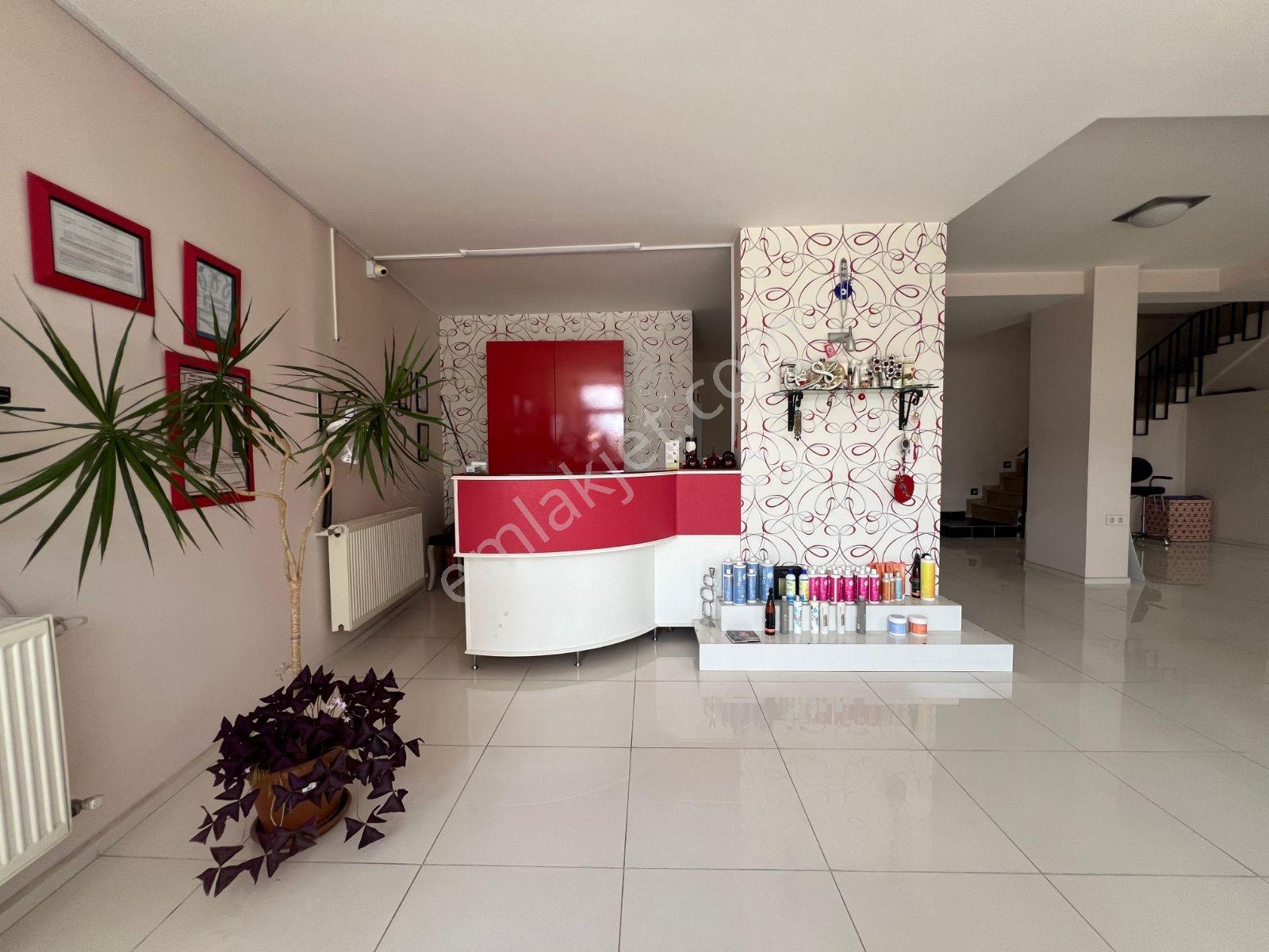 Nilüfer Karaman'da Devren Kiralık Kuaför Ve Güzellik Salonu