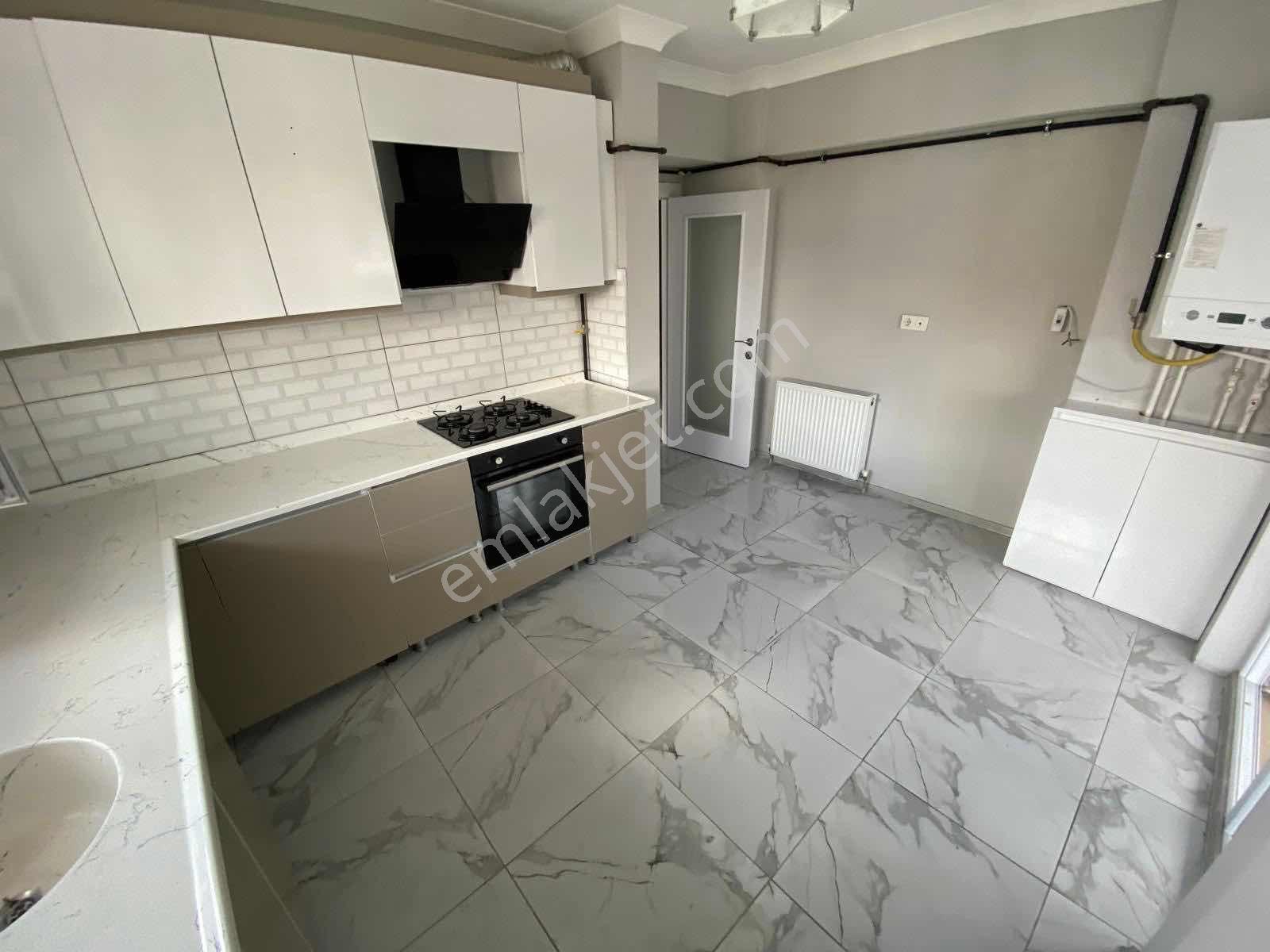 Fevzi Çakmak Mahallesin'de 5+2 Teraslı,2 Yıllık Geniş Daire