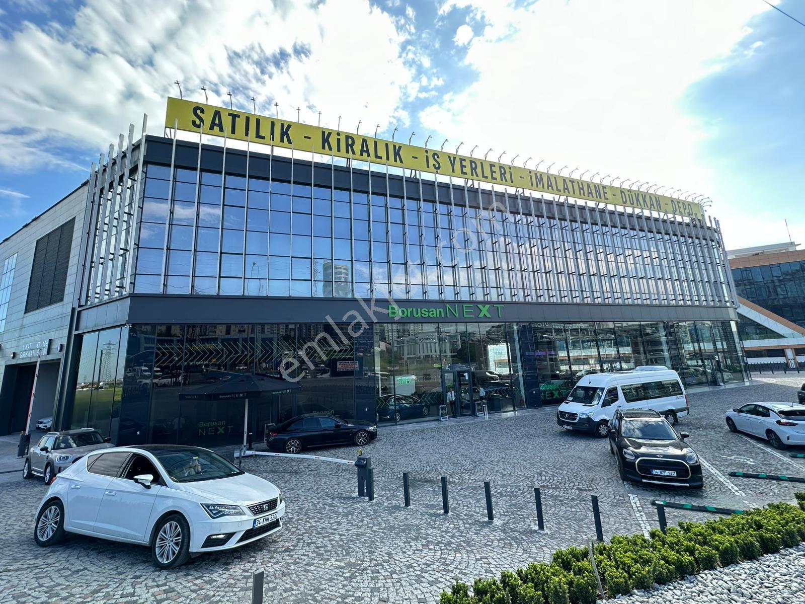 İstanbul Martim E5 Kdv Avantajlı 180m2 + 25m2 Kiralık İşyeri