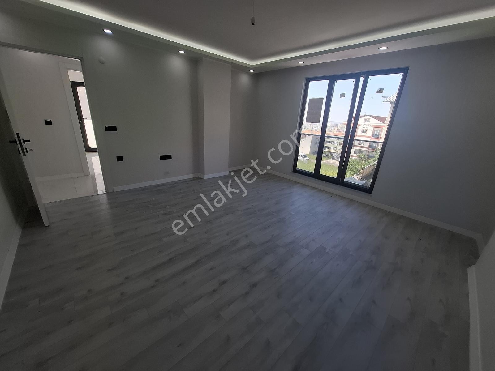 Veffa Gayrimenkulden Çayırova Emekte Satılık 3+1 Ara Kat Daire - Görsel 2