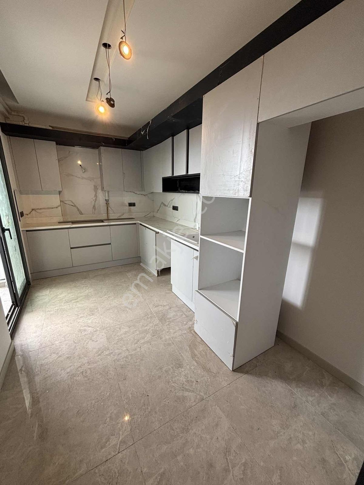 Kuşadasında Ful Deniz Manzaralı 3+1 Kapalı Mutfaklı Lüks Daire - Görsel 16