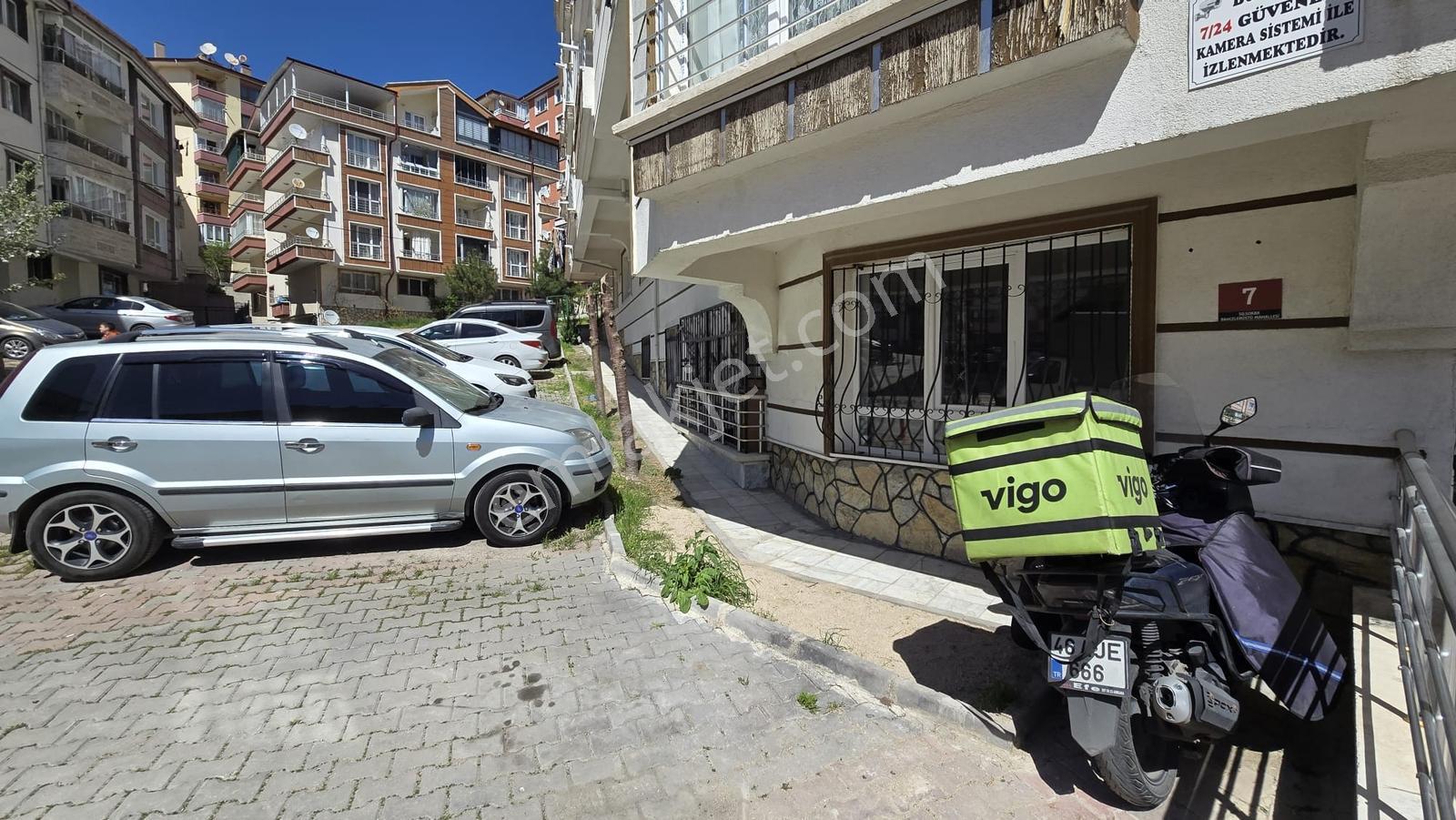 Bahçelerüstü Mah 2+1 Zemin Ön Cephe Balkonlu 100 M2