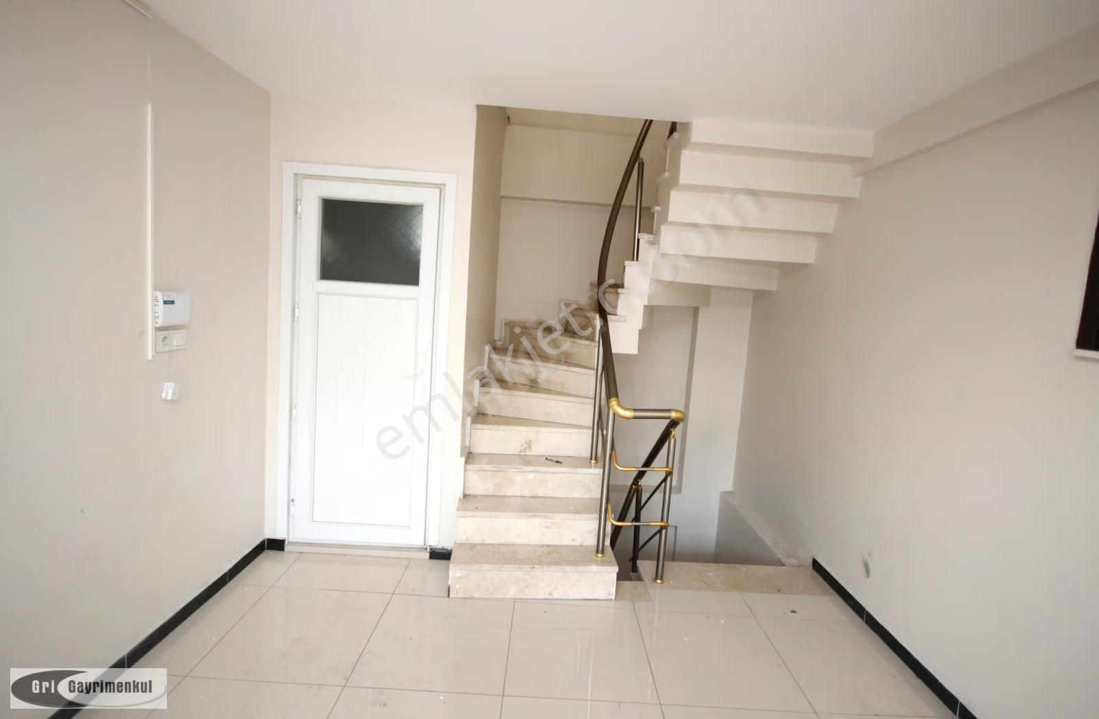 Tuzla Evliya Çelebi Mahallesinde Asma Katlı Kiralık Dükkan - Görsel 3