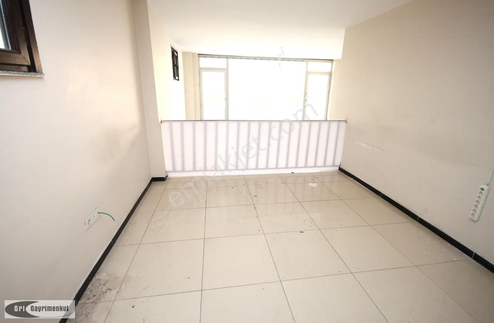 Tuzla Evliya Çelebi Mahallesinde Asma Katlı Kiralık Dükkan - Görsel 5