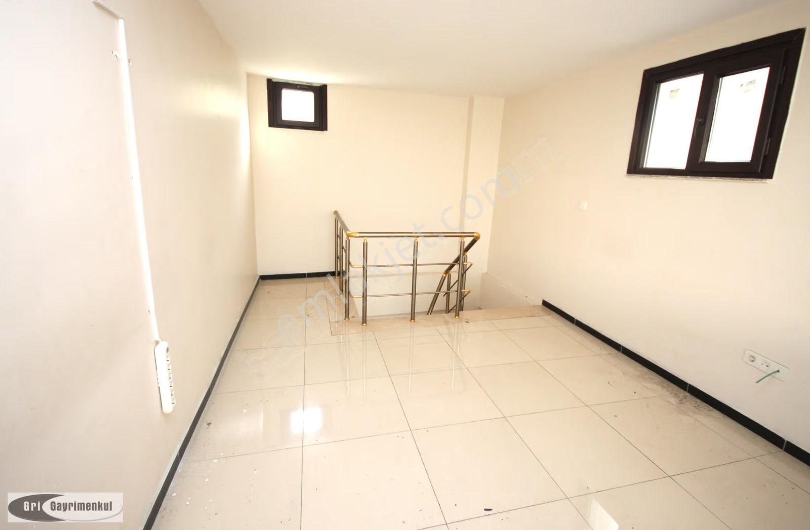 Tuzla Evliya Çelebi Mahallesinde Asma Katlı Kiralık Dükkan - Görsel 8