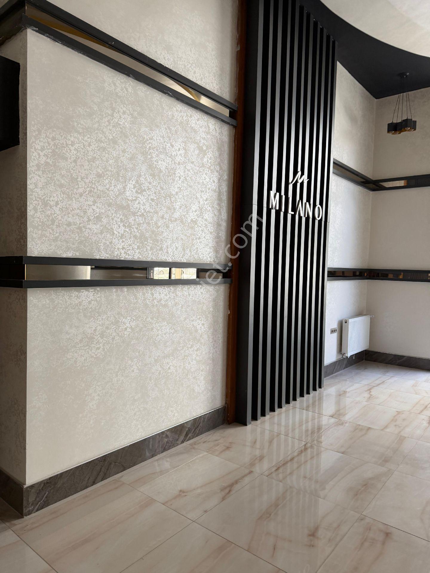 Fahri Kayahan'da. Milano Venüs Apartmanı - Görsel 23