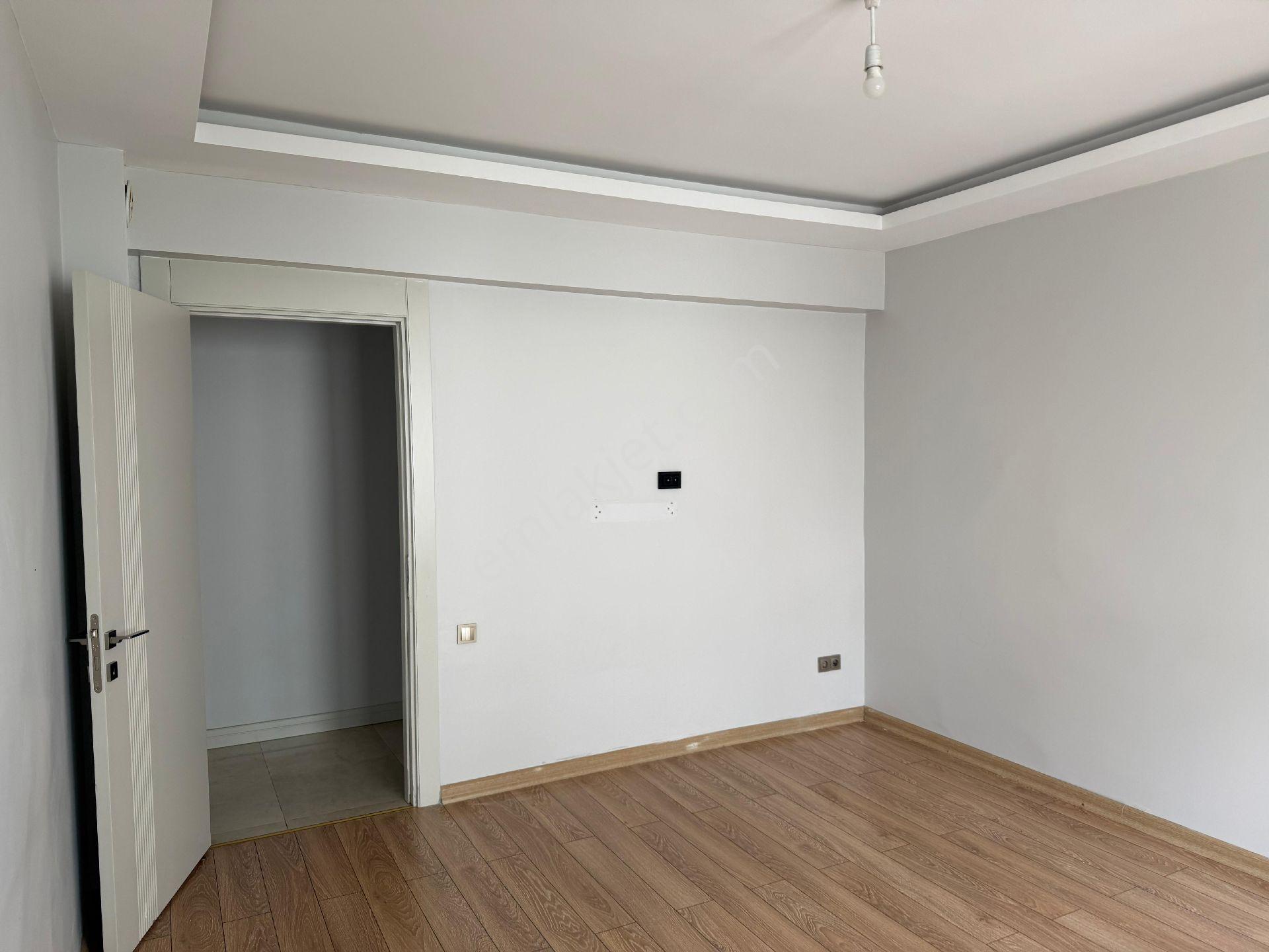 Fahri Kayahan'da. Milano Venüs Apartmanı - Görsel 18
