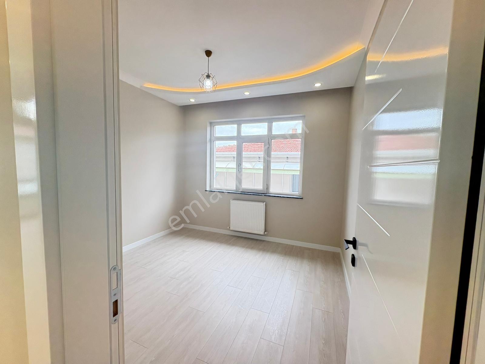 Göral Emlak Name Sok. Ön 3+1+2 Banyo Yeni Full Yapılı 3.kat Boş - Görsel 17