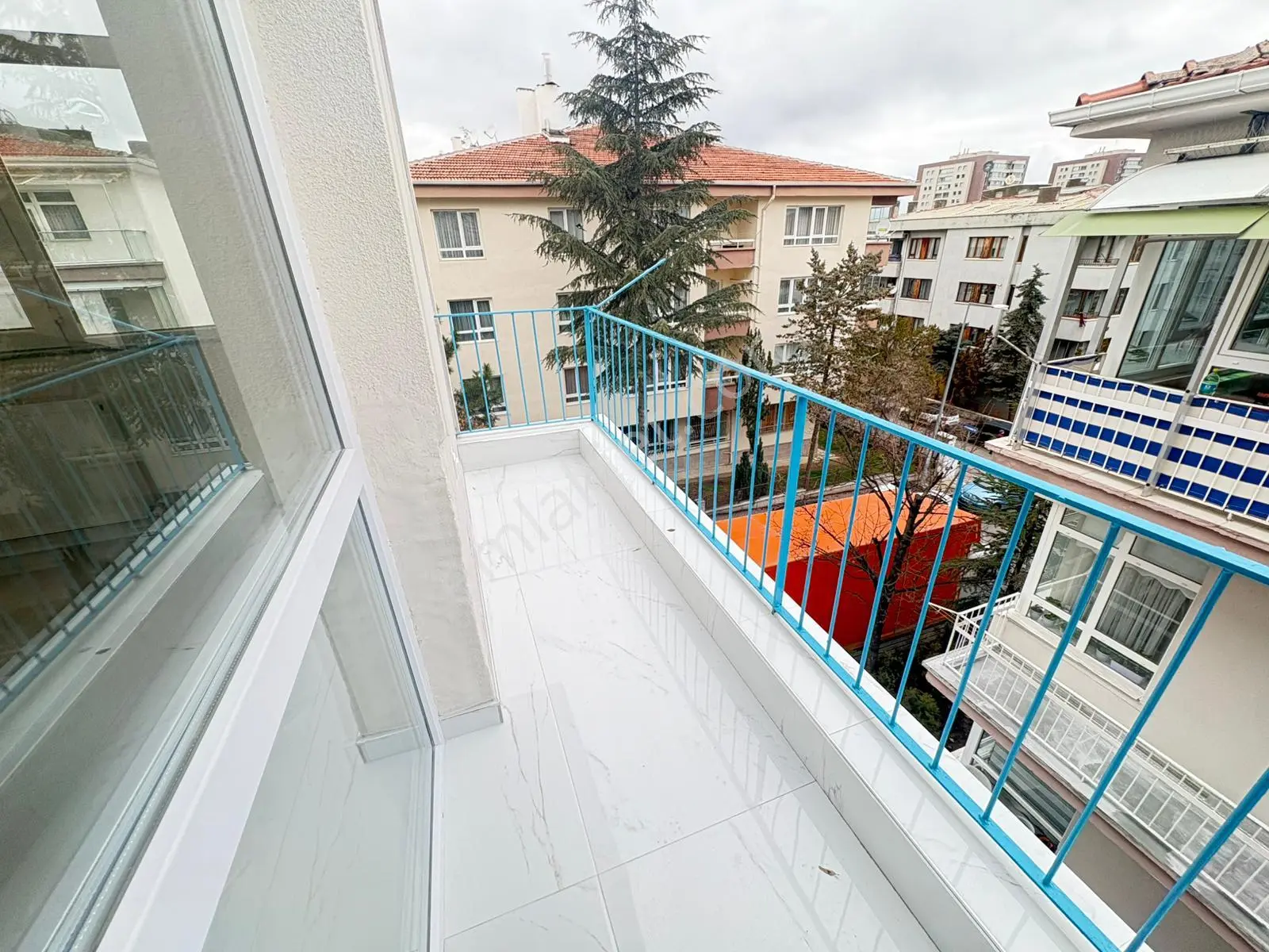 Göral Emlak Name Sok. Ön 3+1+2 Banyo Yeni Full Yapılı 3.kat Boş - Görsel 5