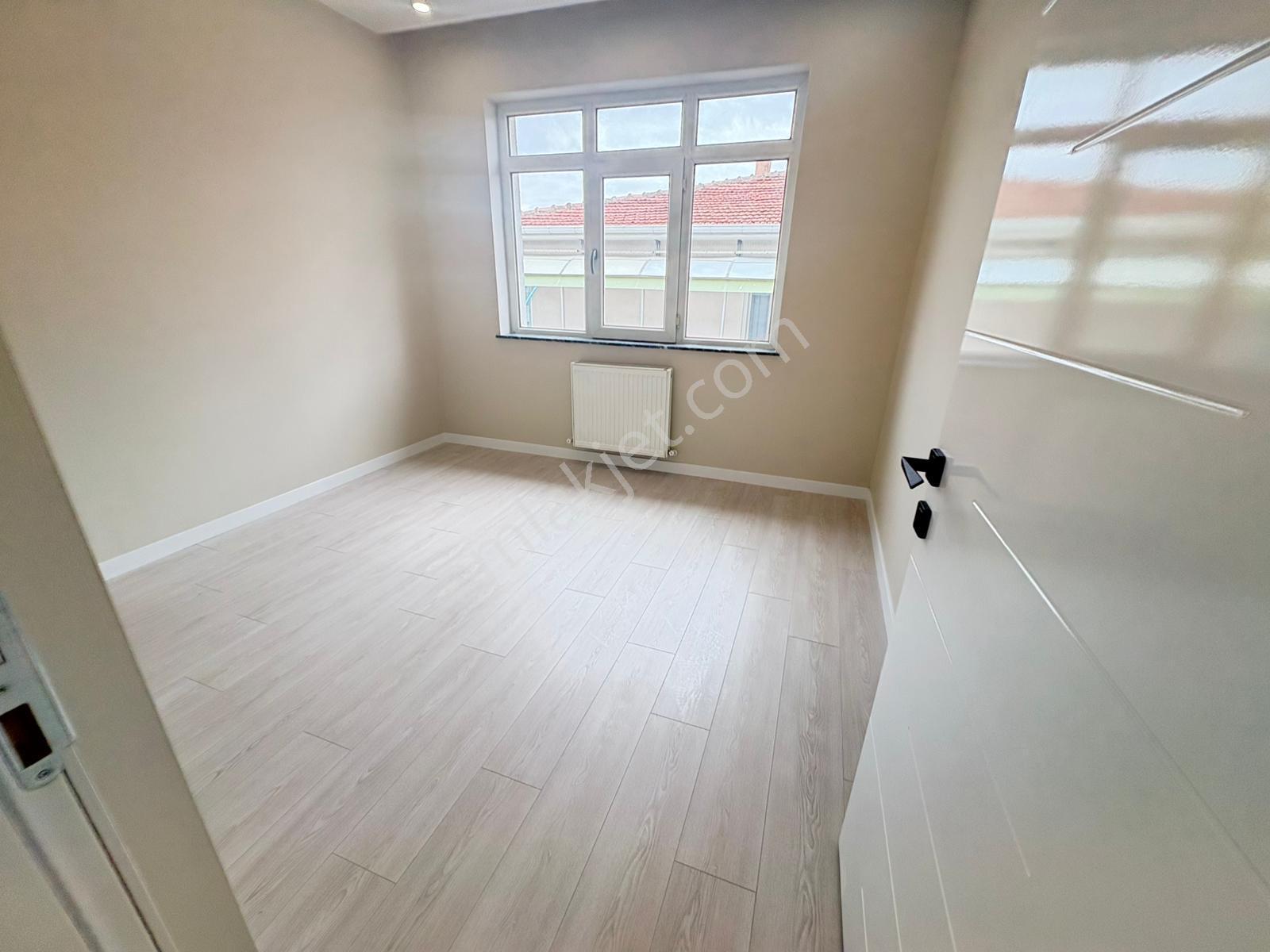 Göral Emlak Name Sok. Ön 3+1+2 Banyo Yeni Full Yapılı 3.kat Boş - Görsel 6