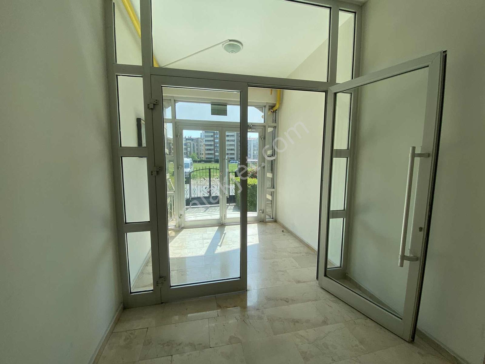 23 Nisan'da Elmas Sitesinde 3+1 Geniş, Manzaralı Kiralık Daire - Görsel 15
