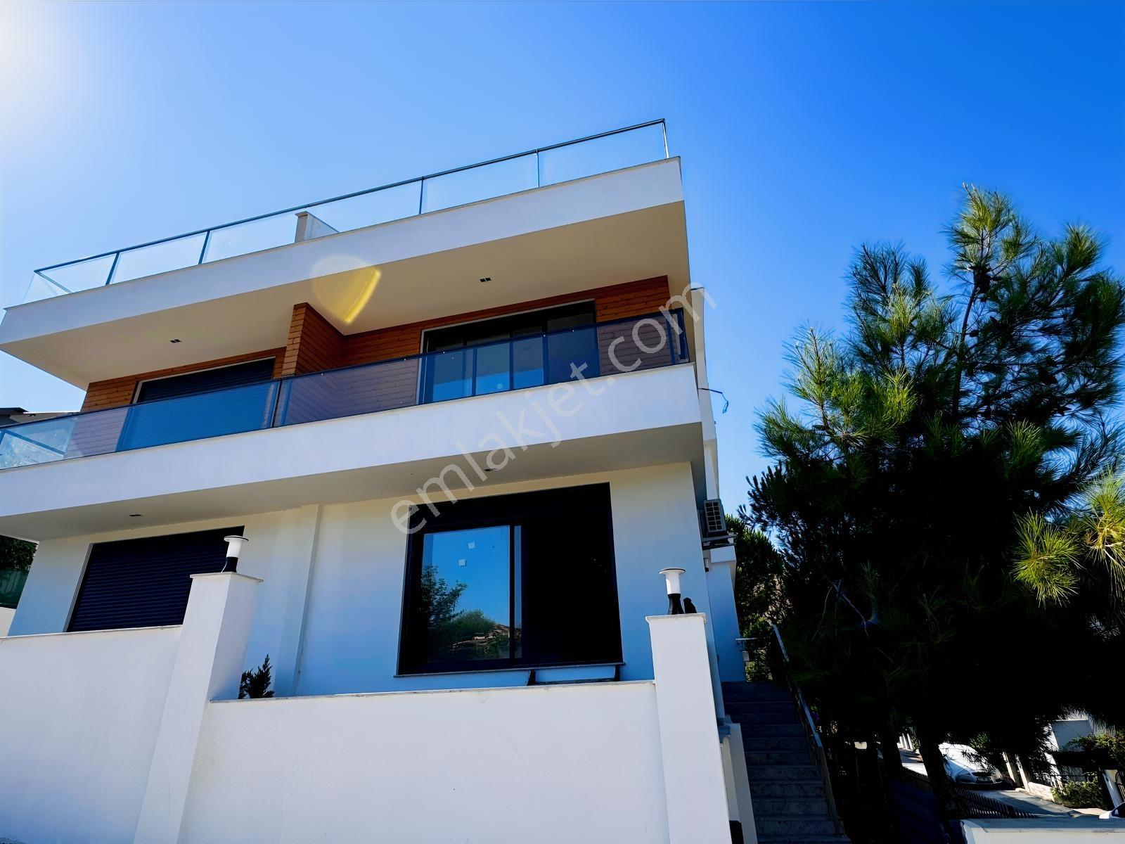 Güzelbahçe Atatürk Mahallesinde Satılık 4+1 Lüks Villa - Görsel 21