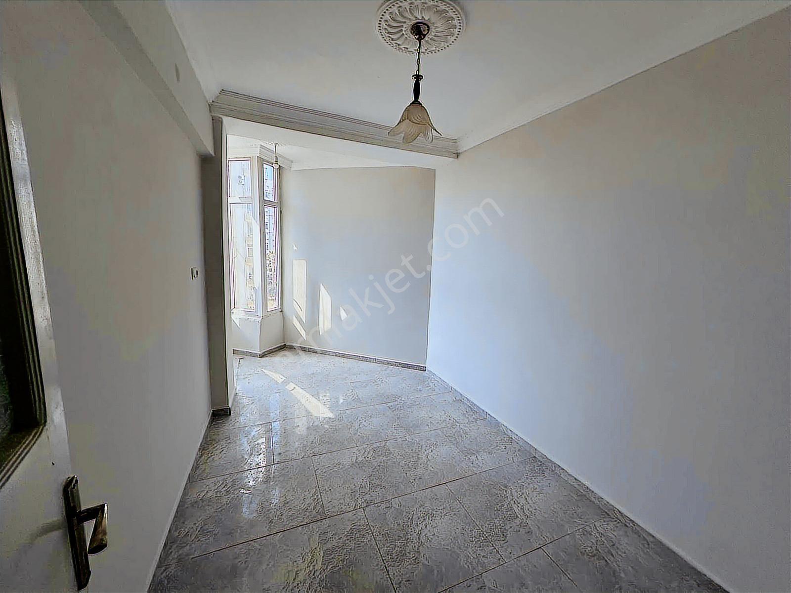 Erdemli Merkez'de Sultanakın Okulu Yakınında Kiralık 2 + 1 Daire - Görsel 8