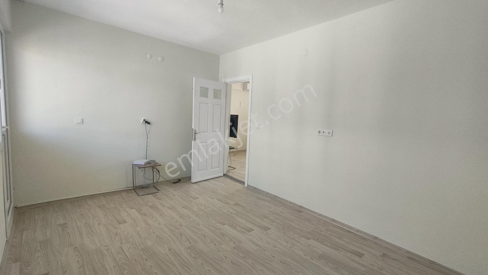 İzmir Buca'da Merkezi Konumda Kiralık 2+1 Daire - Görsel 8