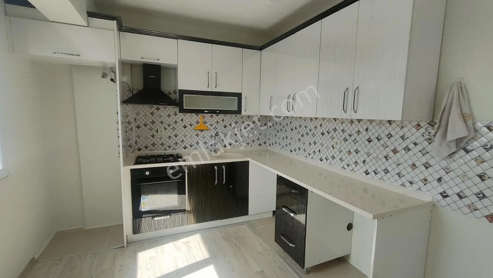 İzmir Buca'da Merkezi Konumda Kiralık 2+1 Daire