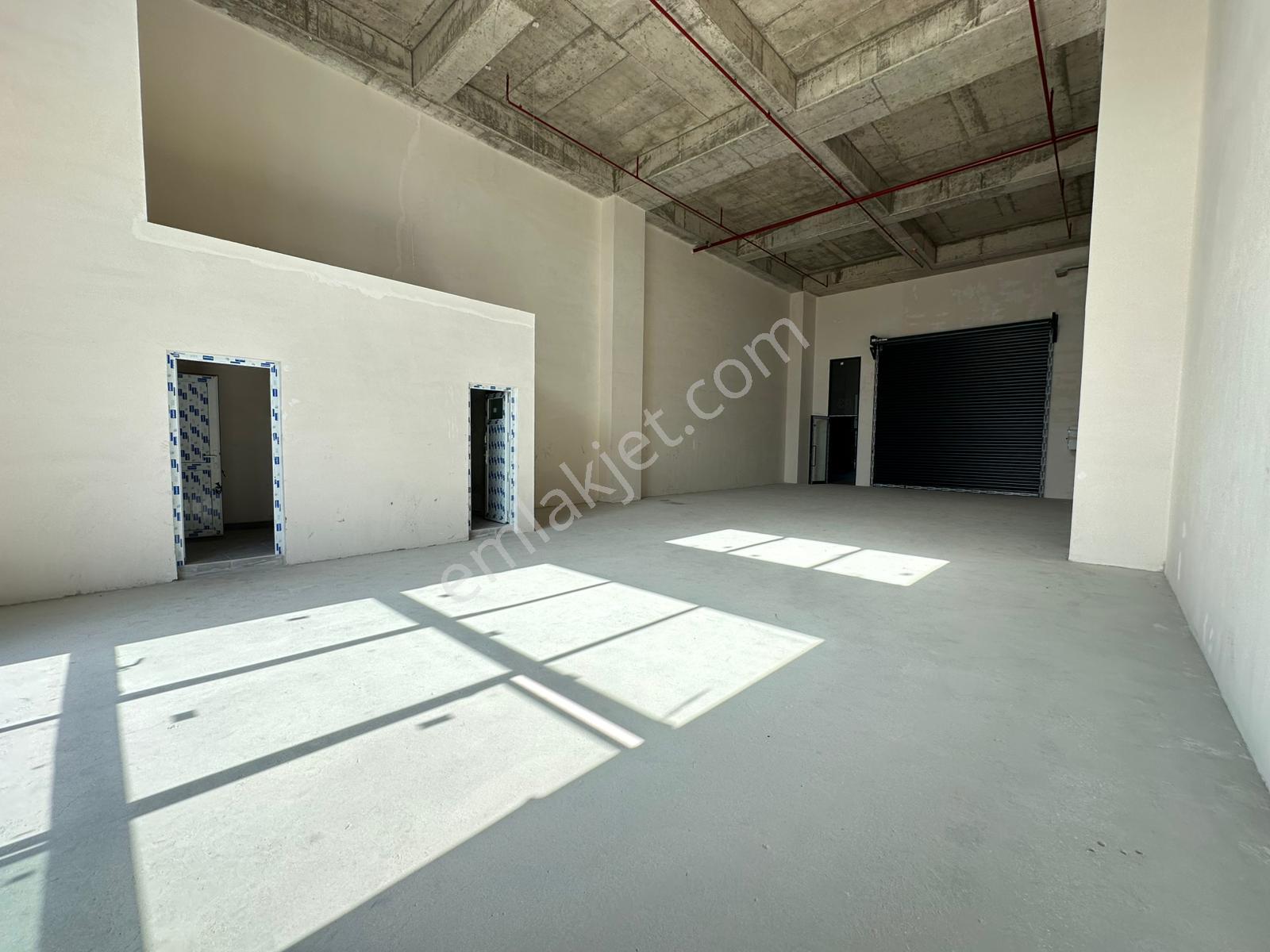 İstanbul Martim E5 Kdv Avantajlı 180m2 + 25m2 Kiralık İşyeri - Görsel 22
