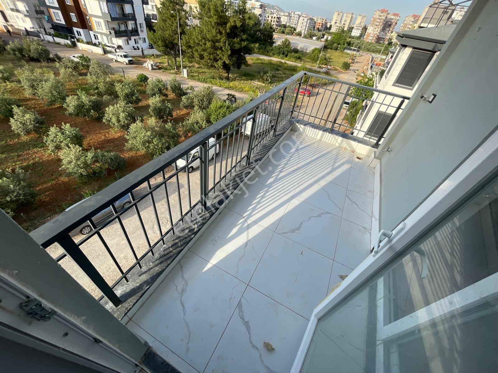 Asansörlü Çift Balkonlu 2+1 Kiralık Fırsat Daire - Görsel 12