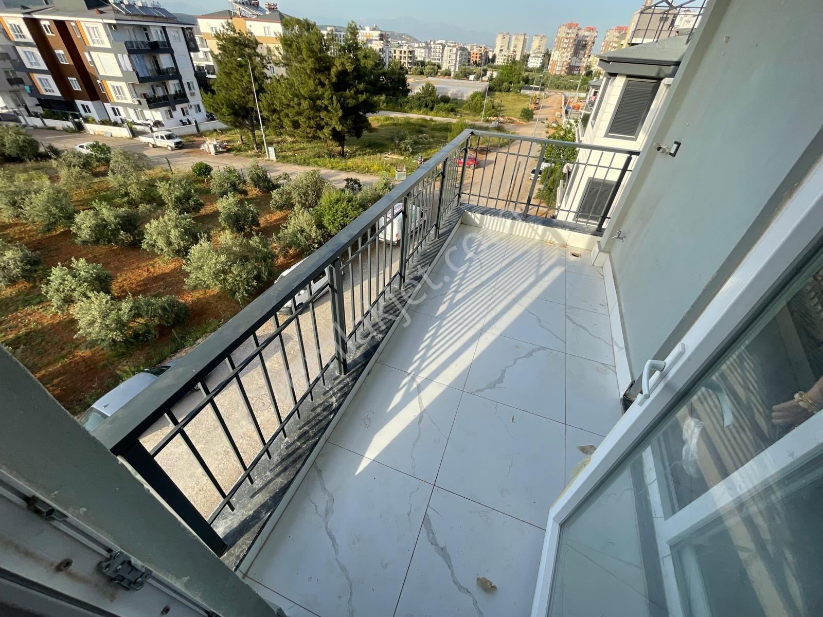 Asansörlü Çift Balkonlu 2+1 Kiralık Fırsat Daire - Görsel 11