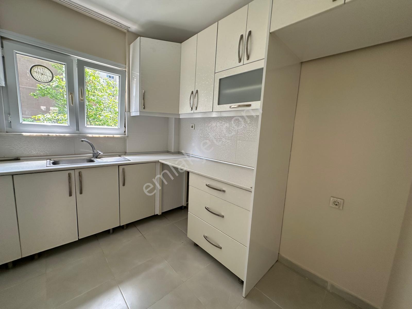 Beykent Hasbahçe Sitesinde Kiralık 3+1 Daire Metrobüs Yürüme - Görsel 3