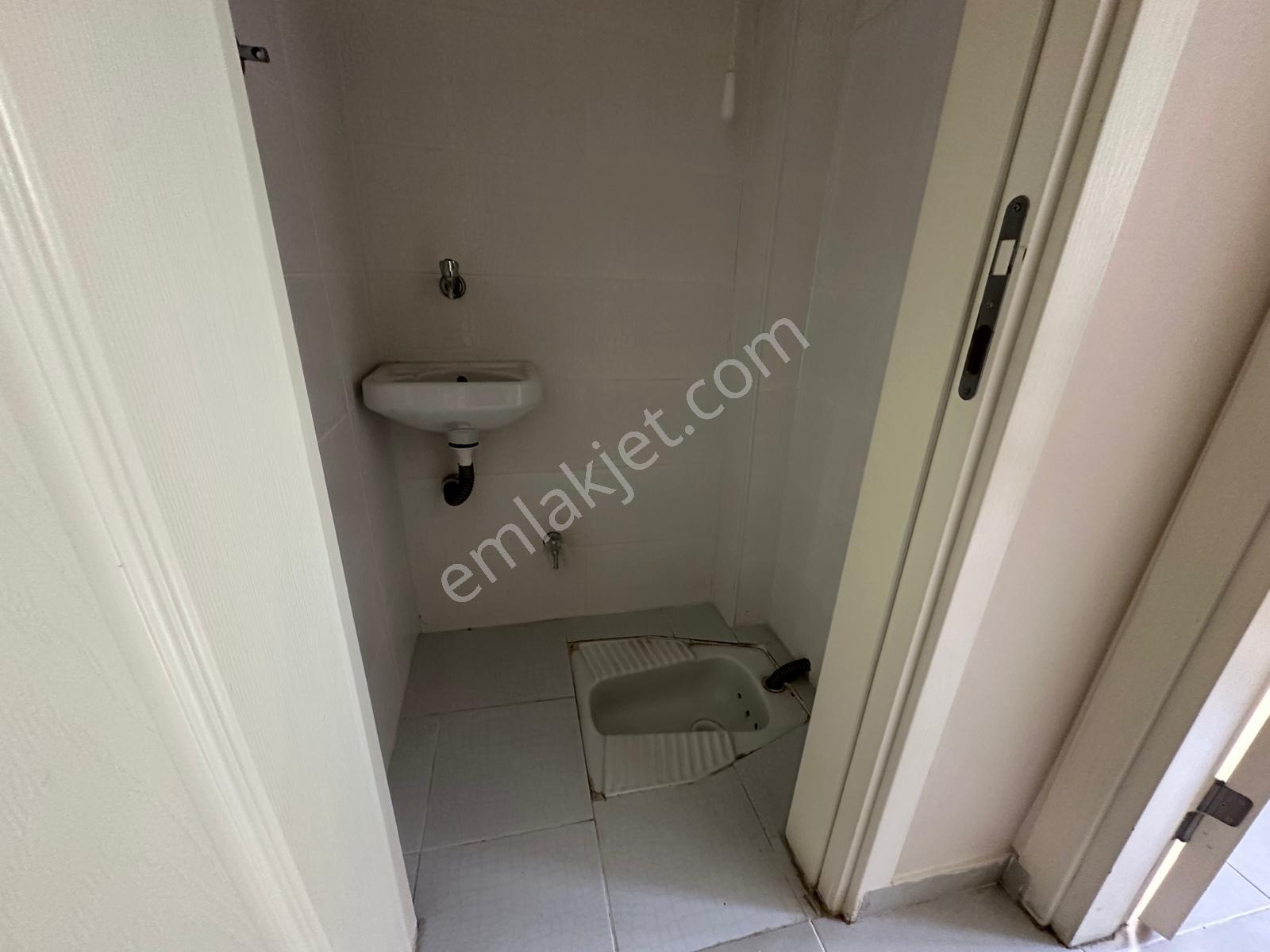 Beykent Hasbahçe Sitesinde Kiralık 3+1 Daire Metrobüs Yürüme - Görsel 2