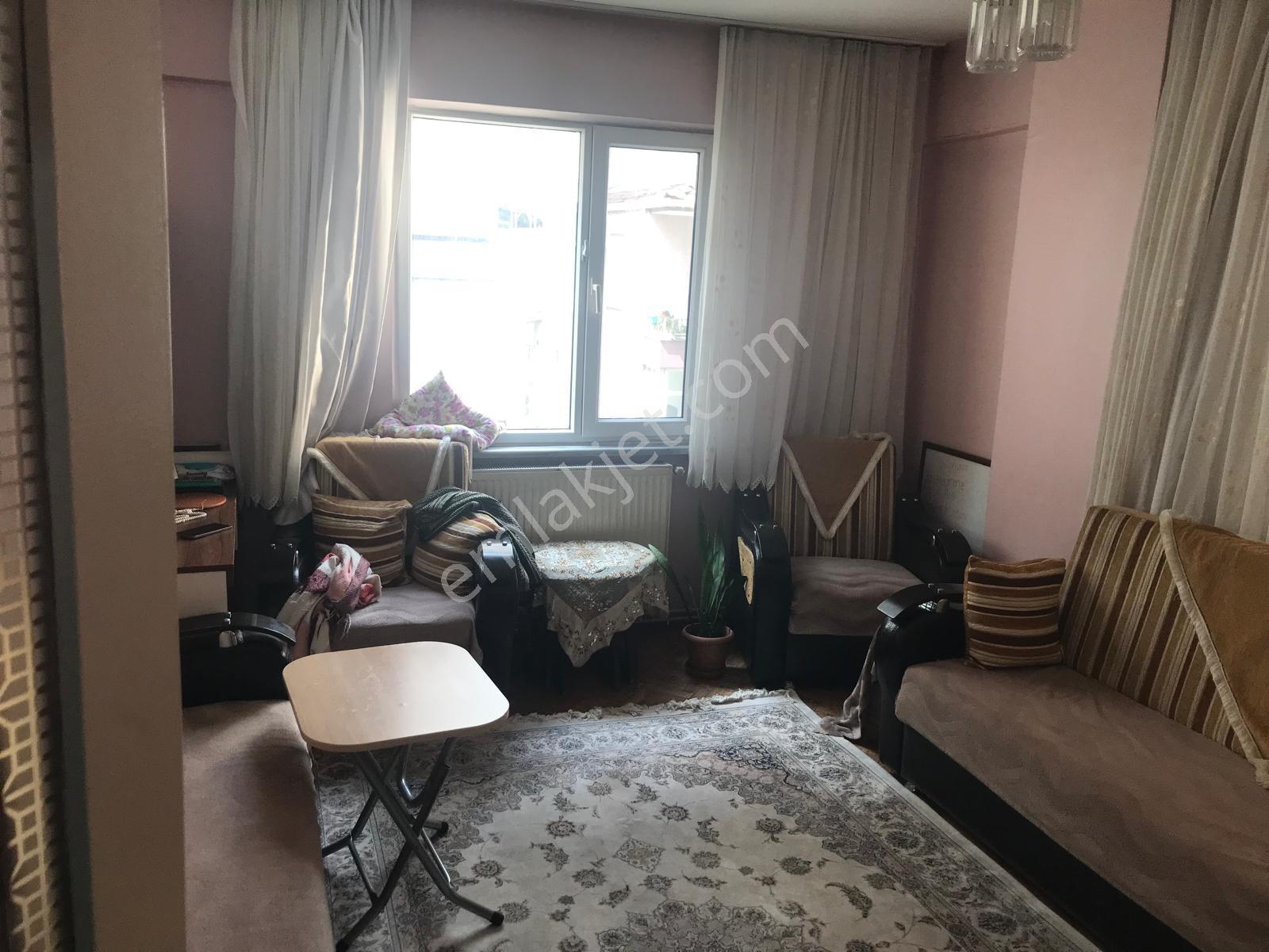Güngören M.çakmak Mh 2+1 90m2 2.kat Satılk Daire(yan Arka Cephe)