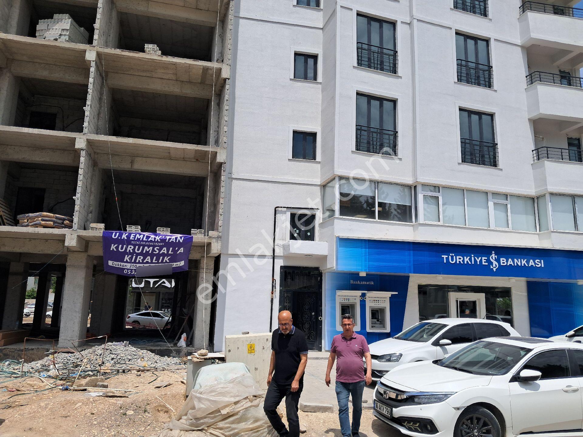 U.k Emlaktan Kurumsal Firmalara Kiralık 320 M Dükkan - Görsel 5
