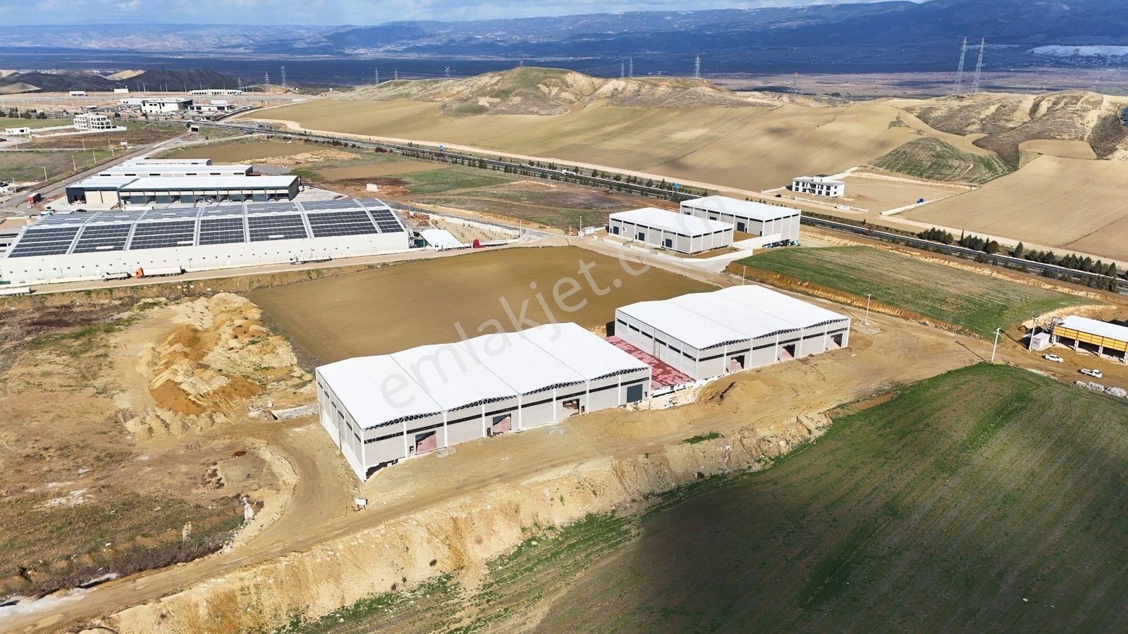 Remax Model'den Tır Garajı Karşısı Muhtelif M²'de 14 Kiralık Hol - Görsel 2