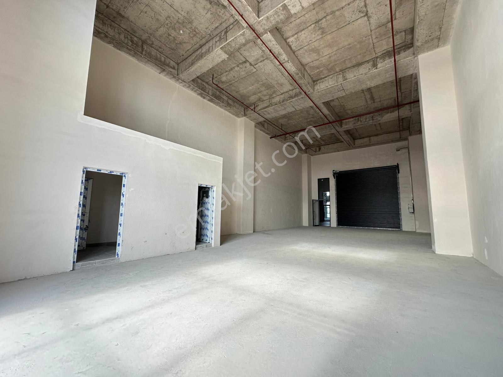 İstanbul Martim E5 Kdv Avantajlı 180m2 + 25m2 Kiralık İşyeri - Görsel 4