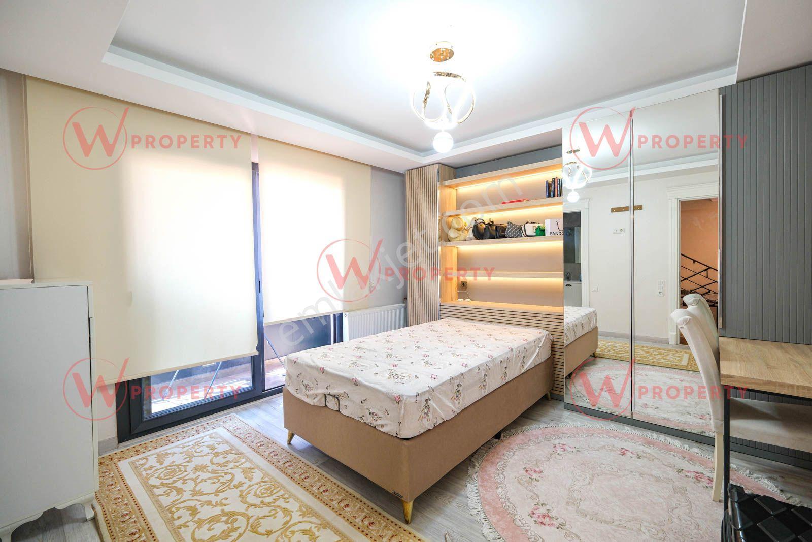 W Property Fuatmorel'de İçi Yapılı Masrafsız 5+2 Tripleks Villa - Görsel 26