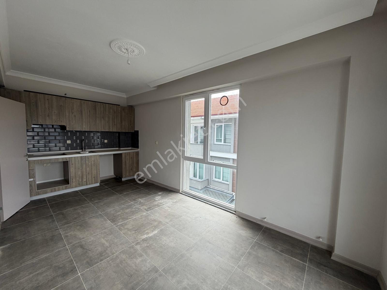 Havuzlu Site İçerisinde Modern, Konforlu 1+1 Daire - Görsel 25