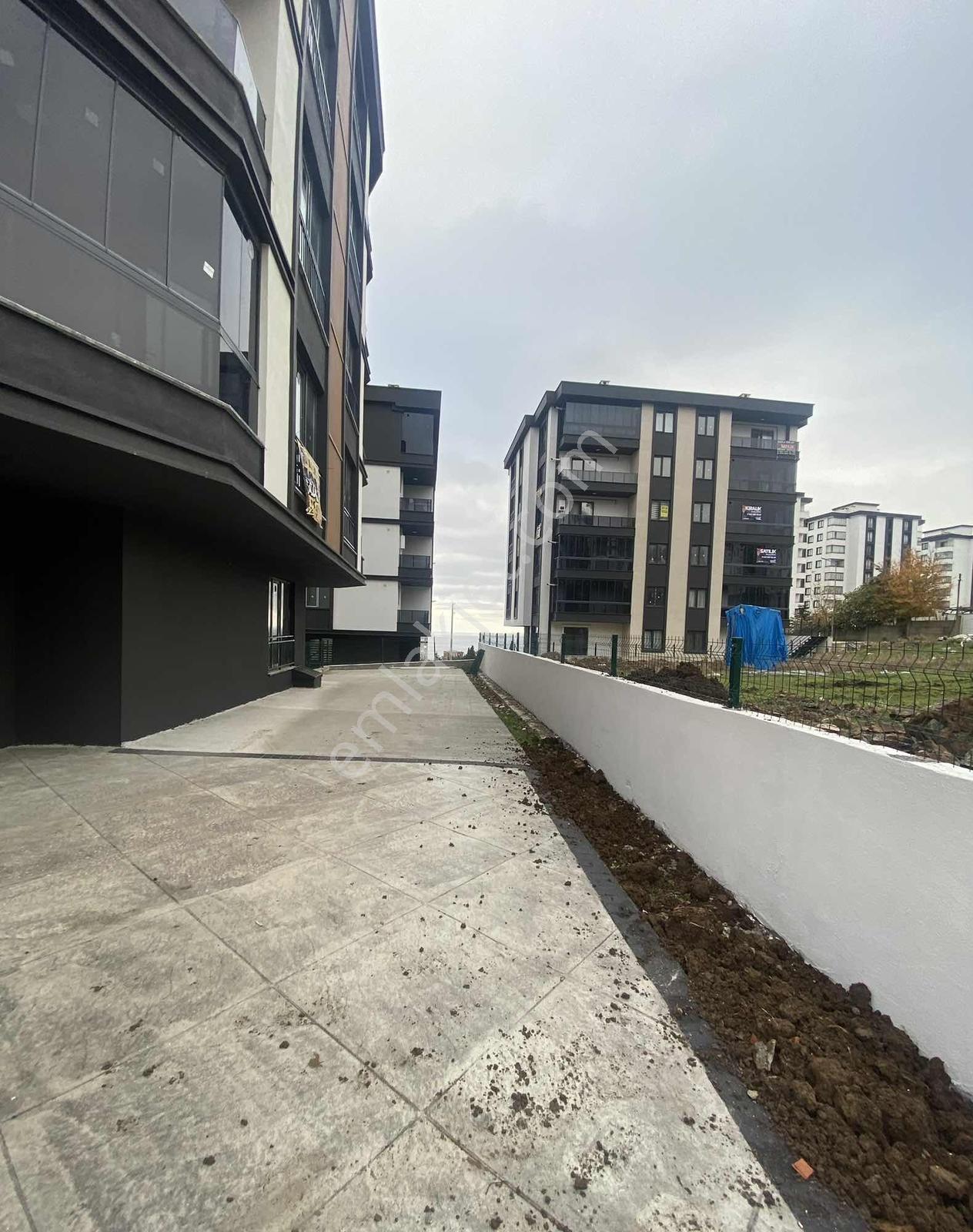 Buyukoyumca Da Kiralık 2 + 1 Daire Salon Mutfak Bir - Görsel 2