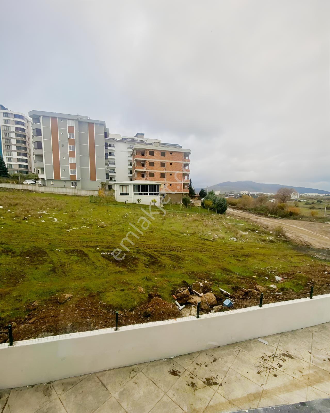 Buyukoyumca Da Kiralık 2 + 1 Daire Salon Mutfak Bir - Görsel 7