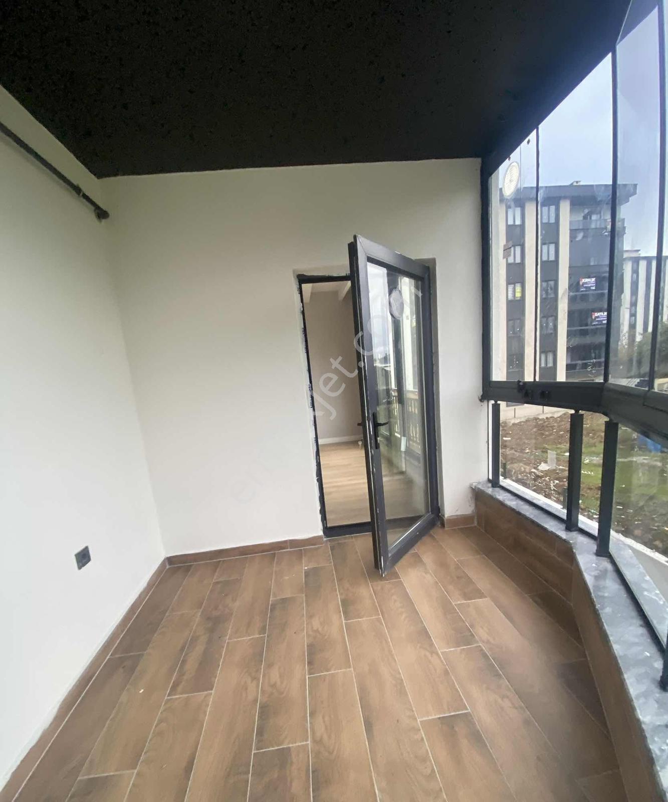 Buyukoyumca Da Kiralık 2 + 1 Daire Salon Mutfak Bir - Görsel 31