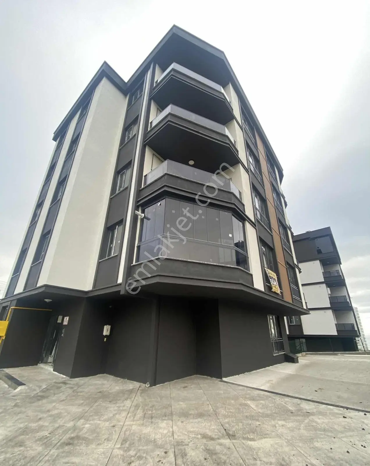 Buyukoyumca Da Kiralık 2 + 1 Daire Salon Mutfak Bir - Görsel 3