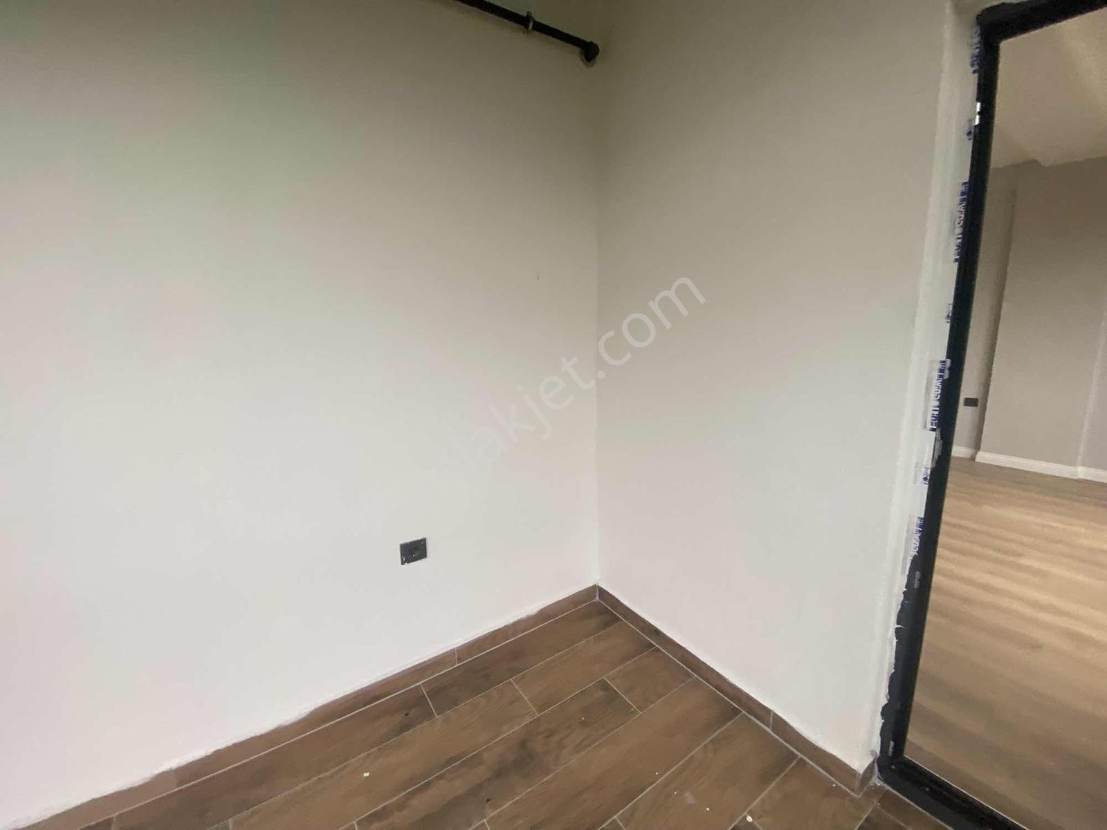 Buyukoyumca Da Kiralık 2 + 1 Daire Salon Mutfak Bir - Görsel 33